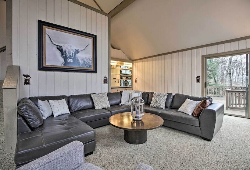 Mountaintop Wintergreen Resort Home W/ Deck, Views