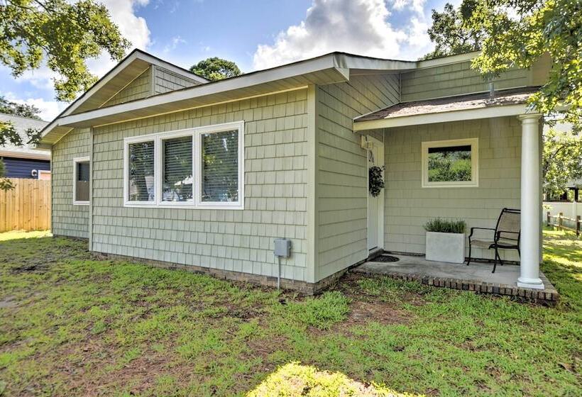 Oak Island Cottage: Minutes To Long Beach!