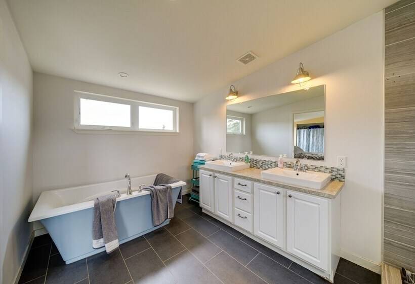 Lake View Republic Cabin W/ Boat Launches!