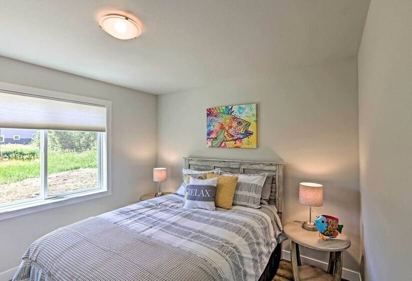 Red Lodge Retreat W/ Creek Access + Fire Pit!