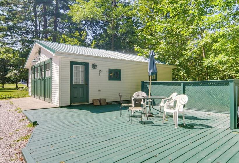 Riverfront Geneva Cottage On Grand River!