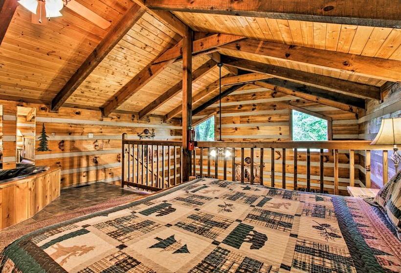 Secluded Forest Cabin, 4 Mi To Downtown Gatlinburg