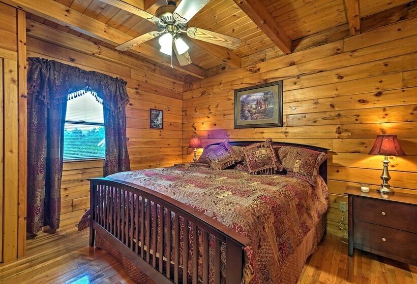 Pigeon Forge Cabin W/ Hot Tub, Grill & Pool Table!