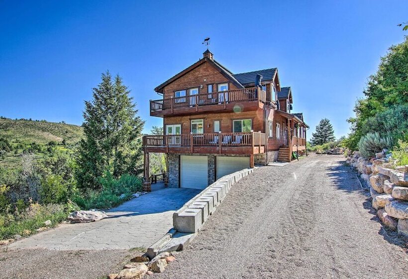 Spacious Fish Haven Cabin W/ Game Room + Deck!