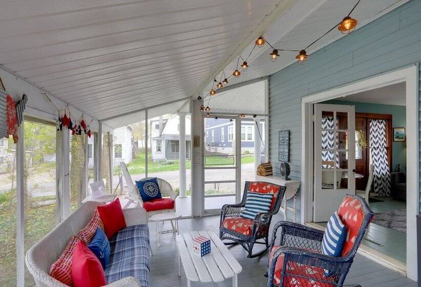 Spacious Lakeside Cottage   2 Miles To Marblehead!