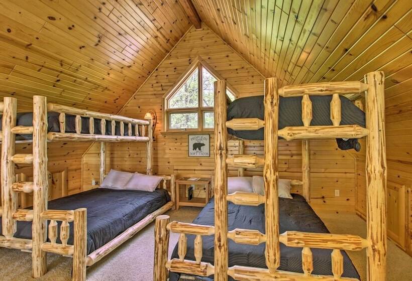 Stunning Crosslake Cabin W/ Deck And Lake Views!