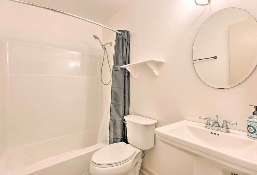 Top Shelf Home W/ Deck: 1 Mi To Ski Slopes!