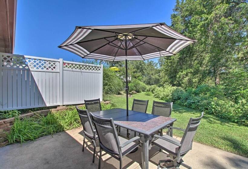 Turtle Rock    Ironton Cabin W/ Furnished Patio!
