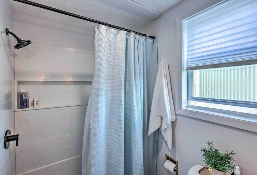 Updated Traverse City Home   Steps To Bay!