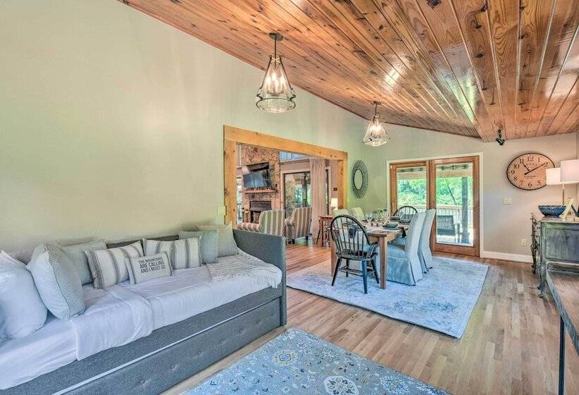 Waterfront Hayesville Home W/ Kayaks & River Views