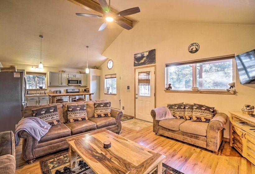 Bailey Getaway W/ Hot Tub & Game Room!