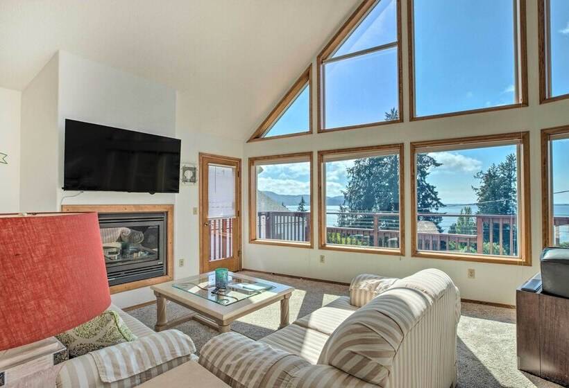 Bay City Home W/ Gorgeous Bay Views From Deck
