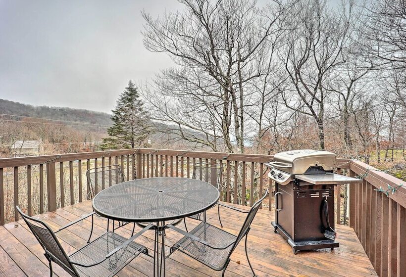 Skiway Chalet  Home W/ Hot Tub In Beech Mountain!