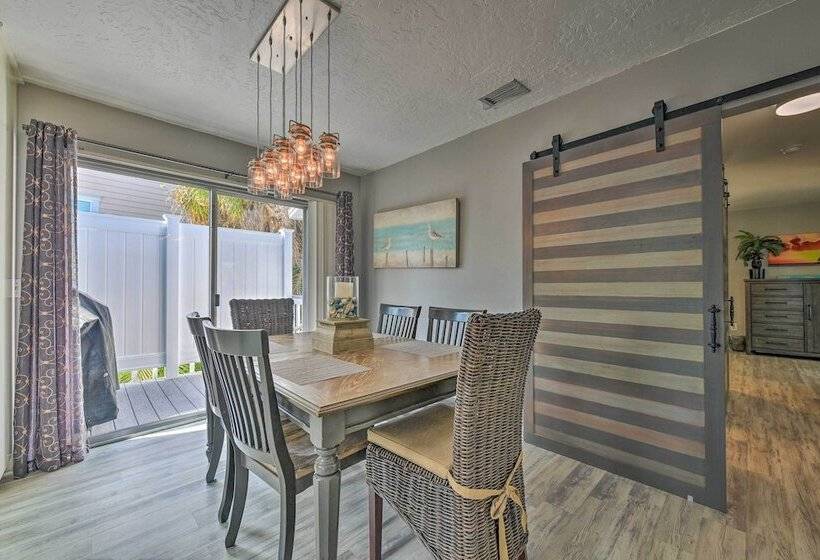 Canalfront Anna Maria Cottage W/ Pool & Hot Tub!