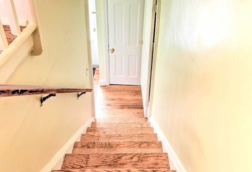 Baltimore Home < 2 Mi To Dtwn Towson