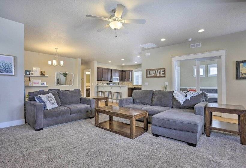 Charming Boise Home ~ 8 Mi To Downtown!