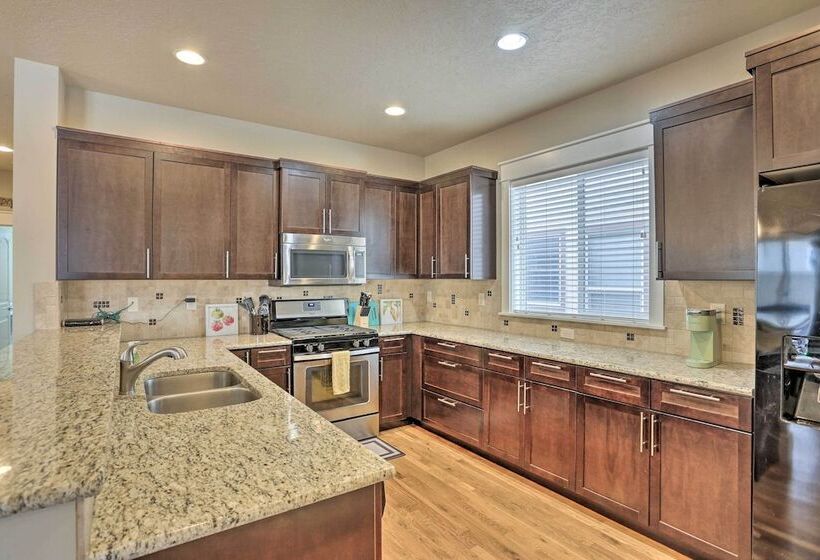 Charming Boise Home ~ 8 Mi To Downtown!