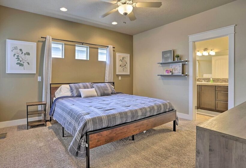 Charming Boise Home ~ 8 Mi To Downtown!