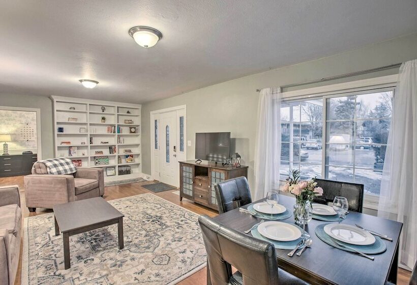 Walkable Neighborhood: Family Home In Wheat Ridge