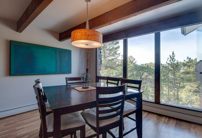 Chic Boulder Mountain Home W/ Hot Tub + Views