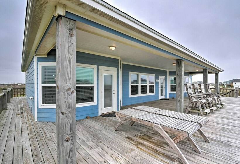 Walk To Beach: Coastal Home In Port Bolivar!