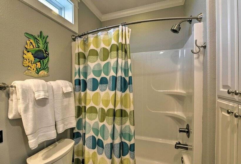 Walk To Beach: Coastal Home In Port Bolivar!