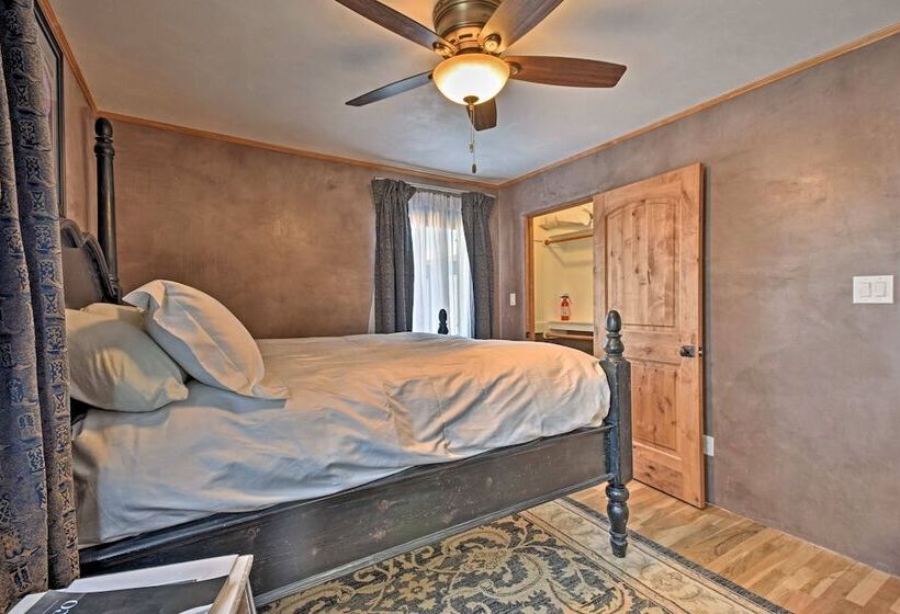 Cozy  Blue Adobe  W/ Steam Room 2 Mi. From Taos!