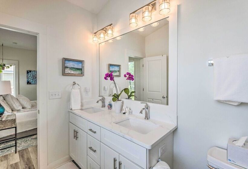 Exquisite  Sugar Magnolia  Abode Near Beach!