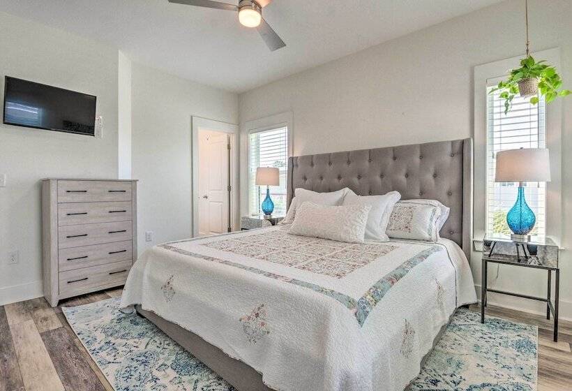 Exquisite  Sugar Magnolia  Abode Near Beach!