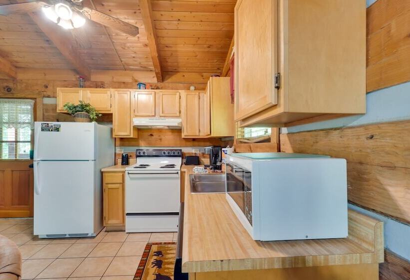 Gatlinburg Cabin W/ Hot Tub ~ 6 Mi To Downtown!