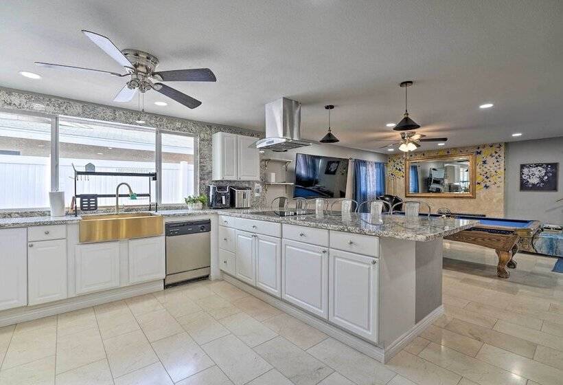 Home W/ Private Pool   Near Las Vegas Strip!
