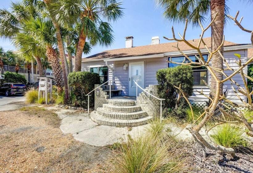 Indian Rocks Beach Cottage, Walk To Beach!