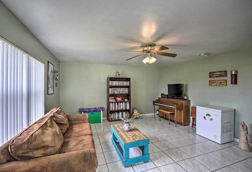 Lake Okeechobee Fishing Retreat W/ Fire Pit!