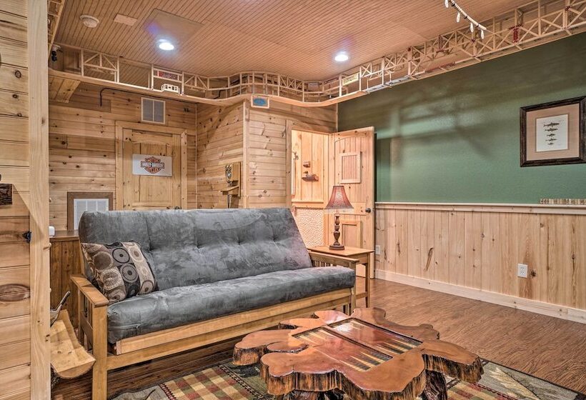 Hayesville Cabin W/ Game Room & Mtn Views!