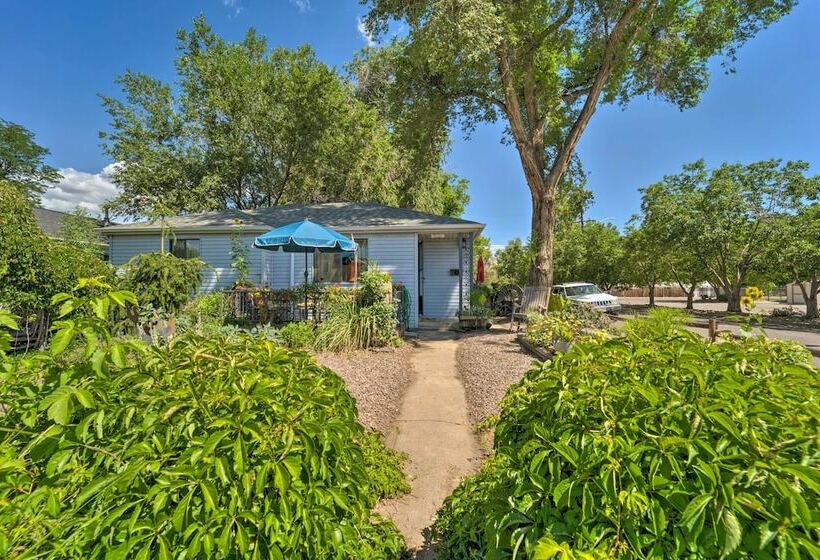 Walk To Olde Town   1940 Vintage Bungalow!