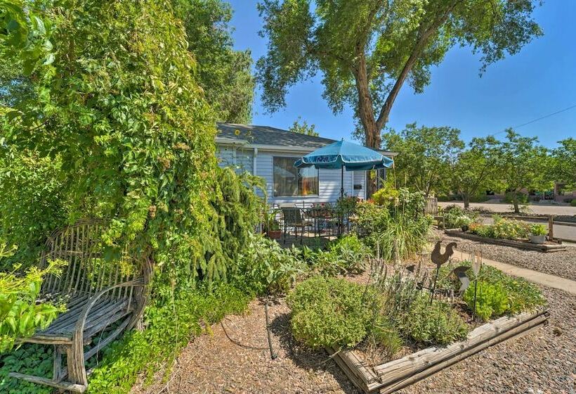 Walk To Olde Town   1940 Vintage Bungalow!