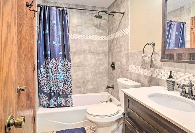 Lovely Minneapolis Home Near Target Field!