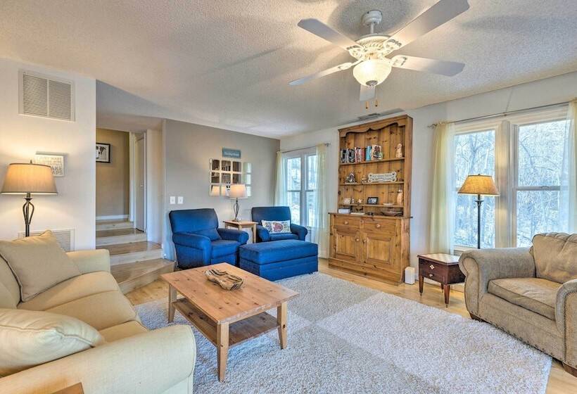 Massanutten Retreat W/ Double Deck & Mtn View!