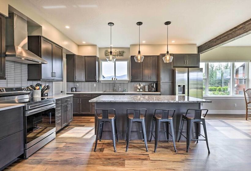 Walk To Golf: Modern Mtn View Home In Granby