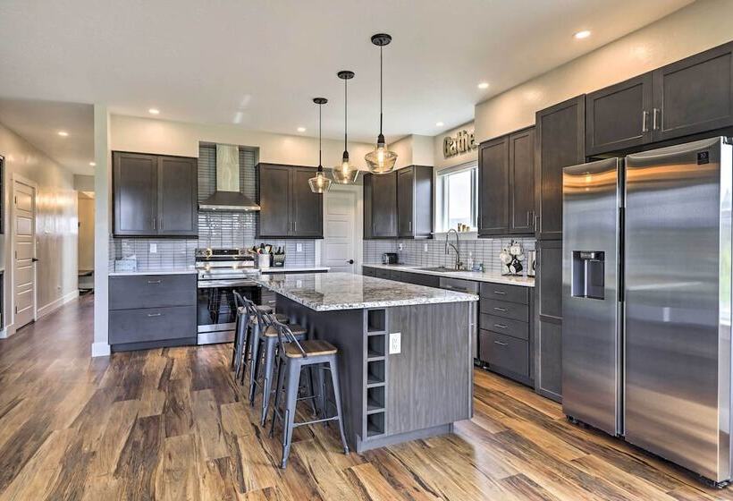 Walk To Golf: Modern Mtn View Home In Granby