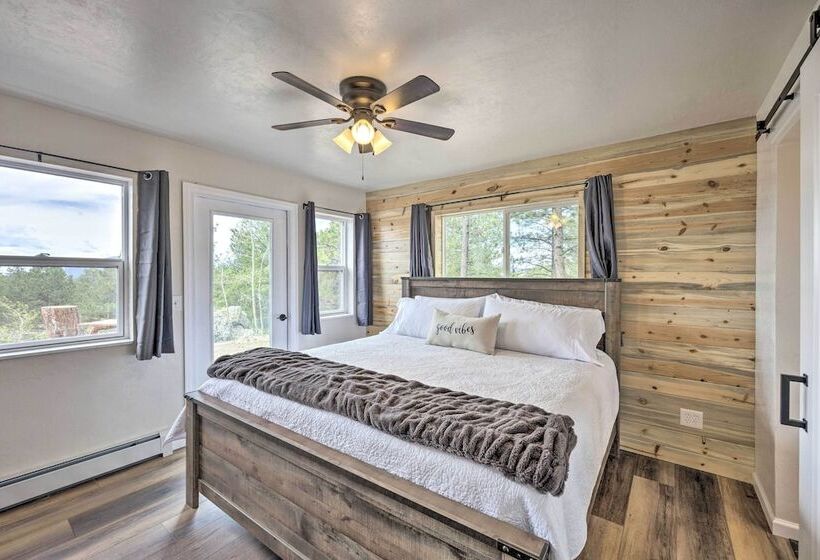 Modern Guffey A Frame Cabin: Grill, 38 Acres!