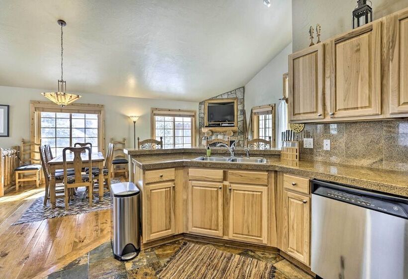 Mountainside Winter Park Ski Home W/ Hot Tub