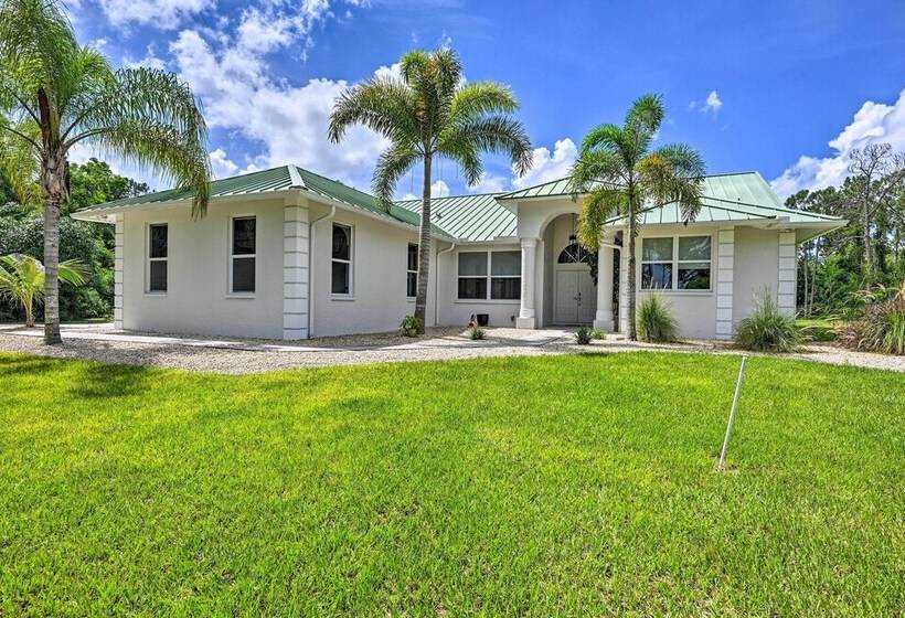 Sand Volleyball Court, Pool & Spa: Naples Gem!