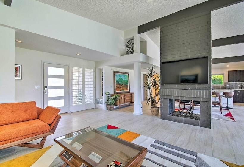 Palm Springs Oasis W/ Pool & Golf Course Views!