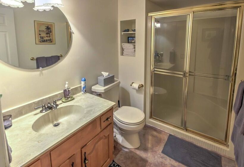 Private Plymouth Hideaway   13 Miles To Ann Arbor!