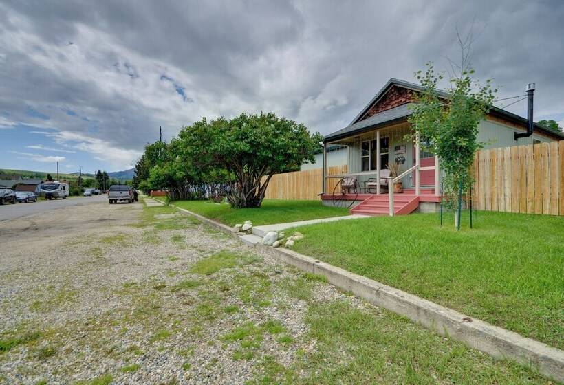 Red Lodge Retreat W/ Hot Tub: 3 Blocks To Downtown