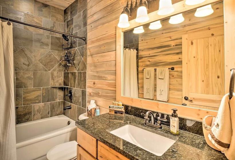 Jefferson Cabin W/ Fire Pit: Near Hiking Trails!