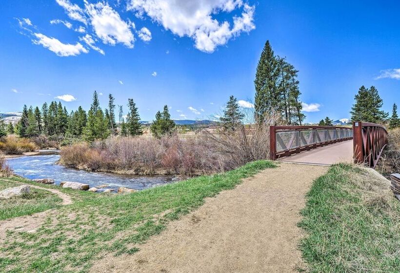 Rendezvous Buckhorn Cabin  By Hiking Trails