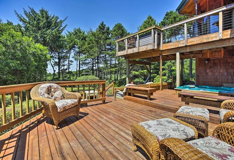 South Beach Home W/ Hot Tub, Deck   Walk To Ocean!
