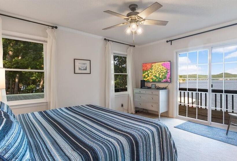Private Dock: Spacious Lakefront Home In Stover